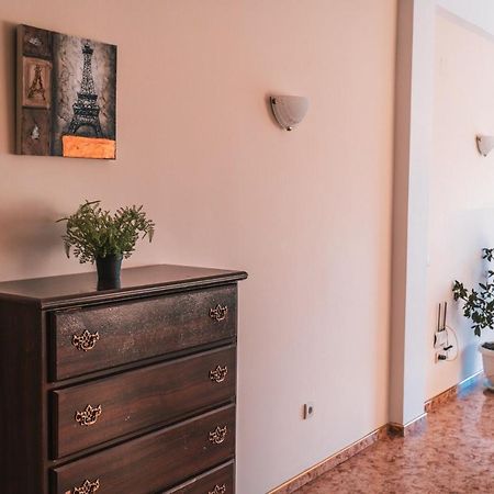 Kapriz Apartments Utjeha Bagian luar foto