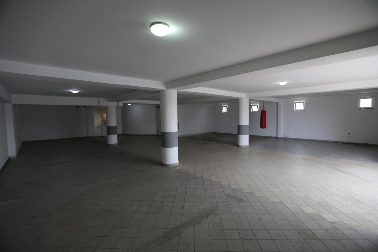 Kapriz Apartments Utjeha Bagian luar foto