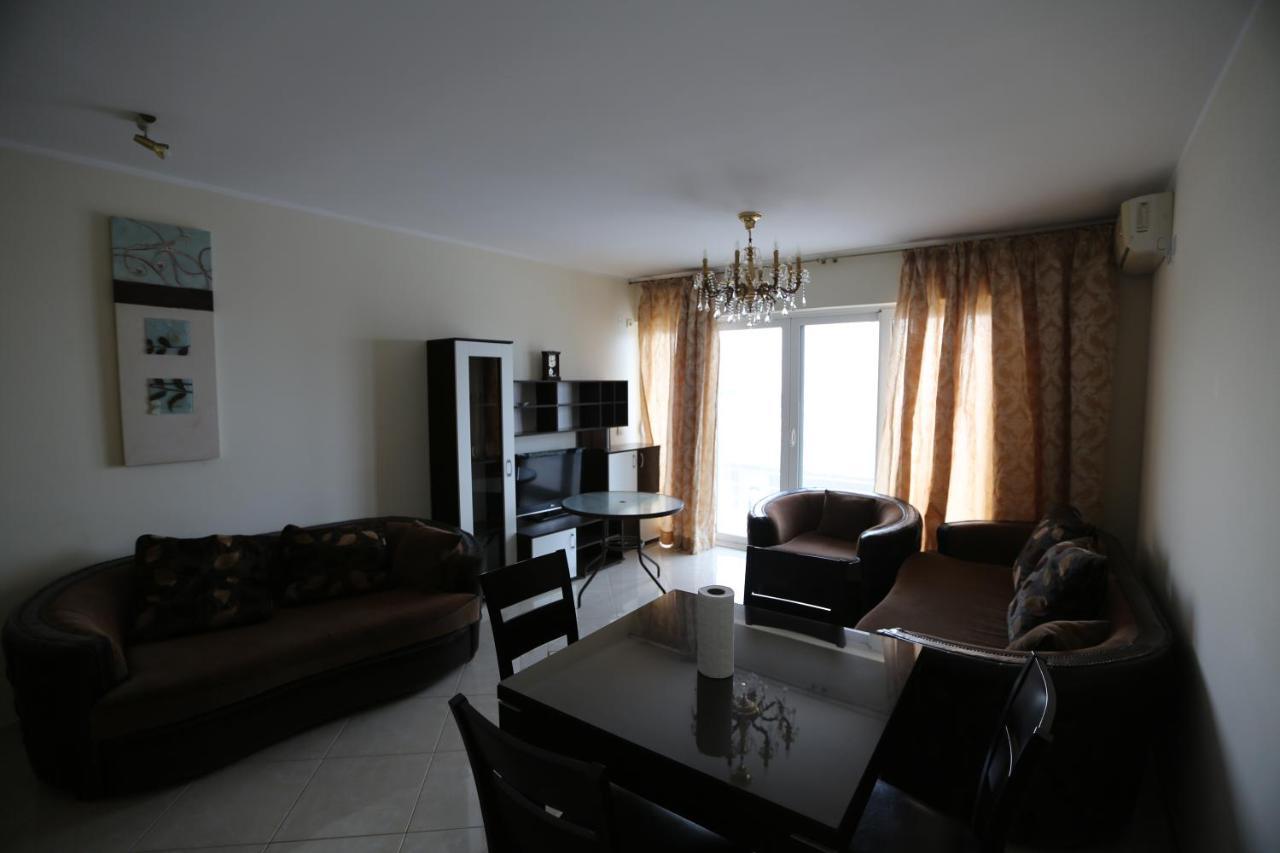 Kapriz Apartments Utjeha Bagian luar foto