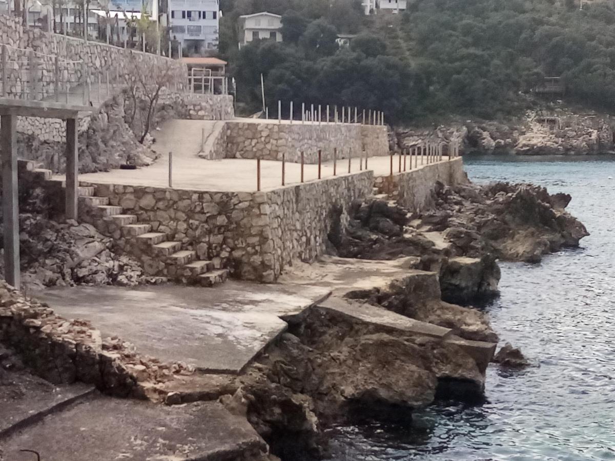 Kapriz Apartments Utjeha Bagian luar foto