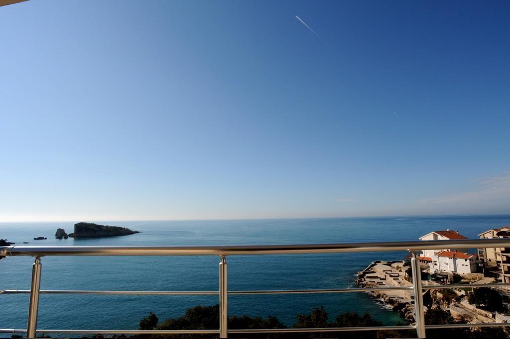 Kapriz Apartments Utjeha Bagian luar foto