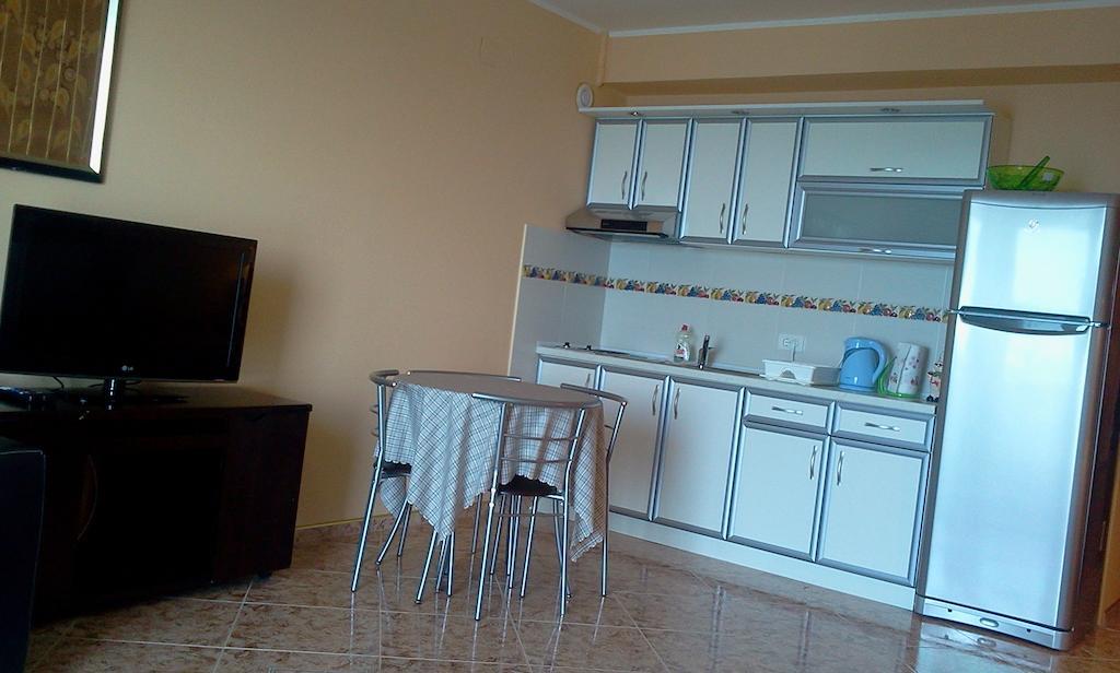 Kapriz Apartments Utjeha Ruang foto